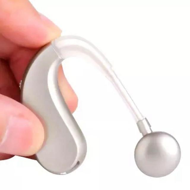 Auditive Numérique Dans L'Oreille Au-Dessus Des Amplificateurs