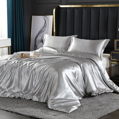 Luxe Set (4 pièces) en Satin de Soie - Housse de Couette, 2 Taies d’Oreiller et Drap