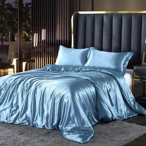 Luxe Set (4 pièces) en Satin de Soie - Housse de Couette, 2 Taies d’Oreiller et Drap